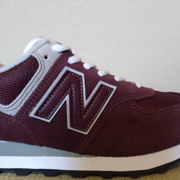 New Balance 574 Core Classic - Women's Sz 8.5 Medium- Burgundy Suede/Mesh - Picture 8 of 9